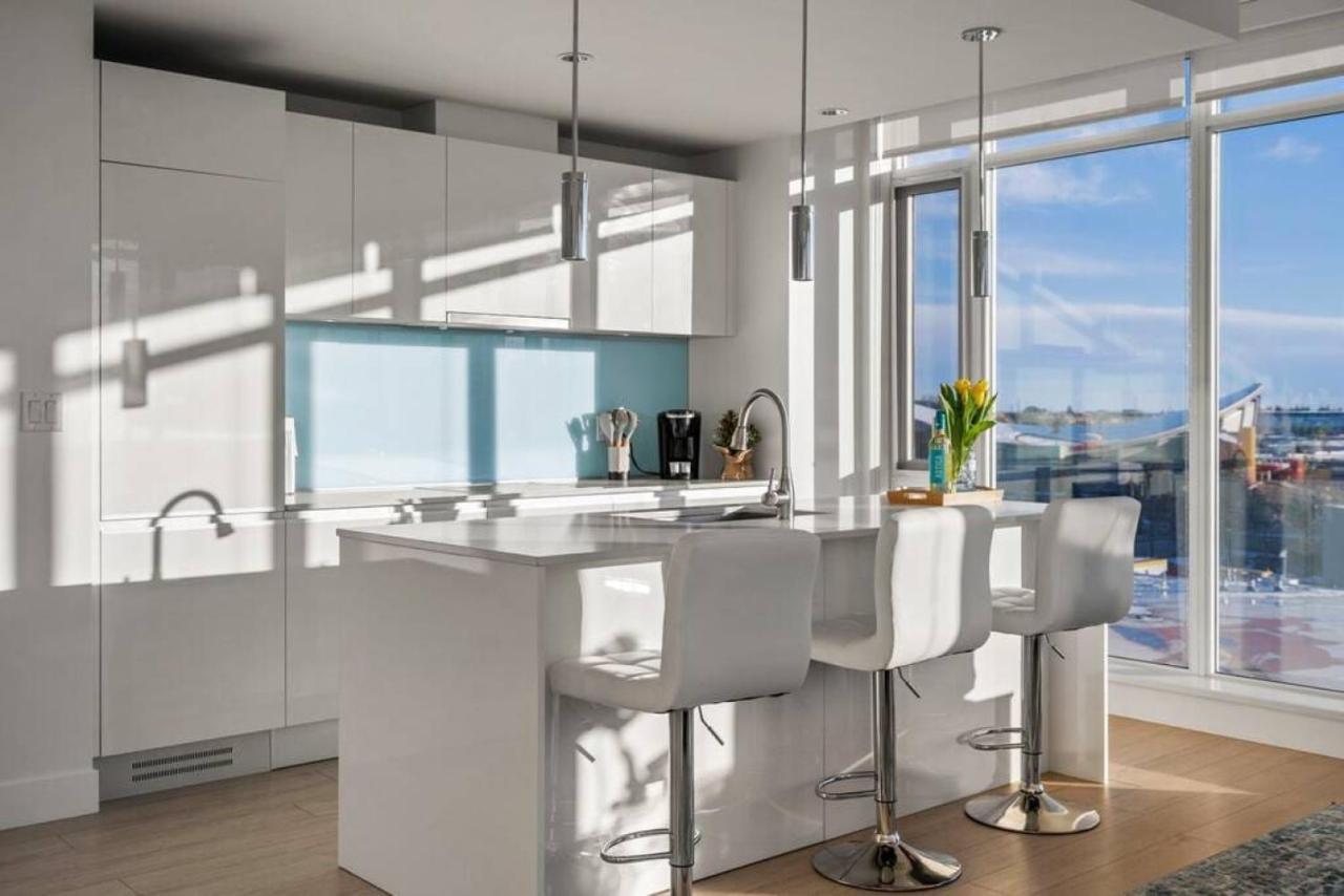 Luxury Apartment On The 9Th Floor Near Stampede, Complimentary Wine, 2 Car Ug Parking YYC Exterior foto
